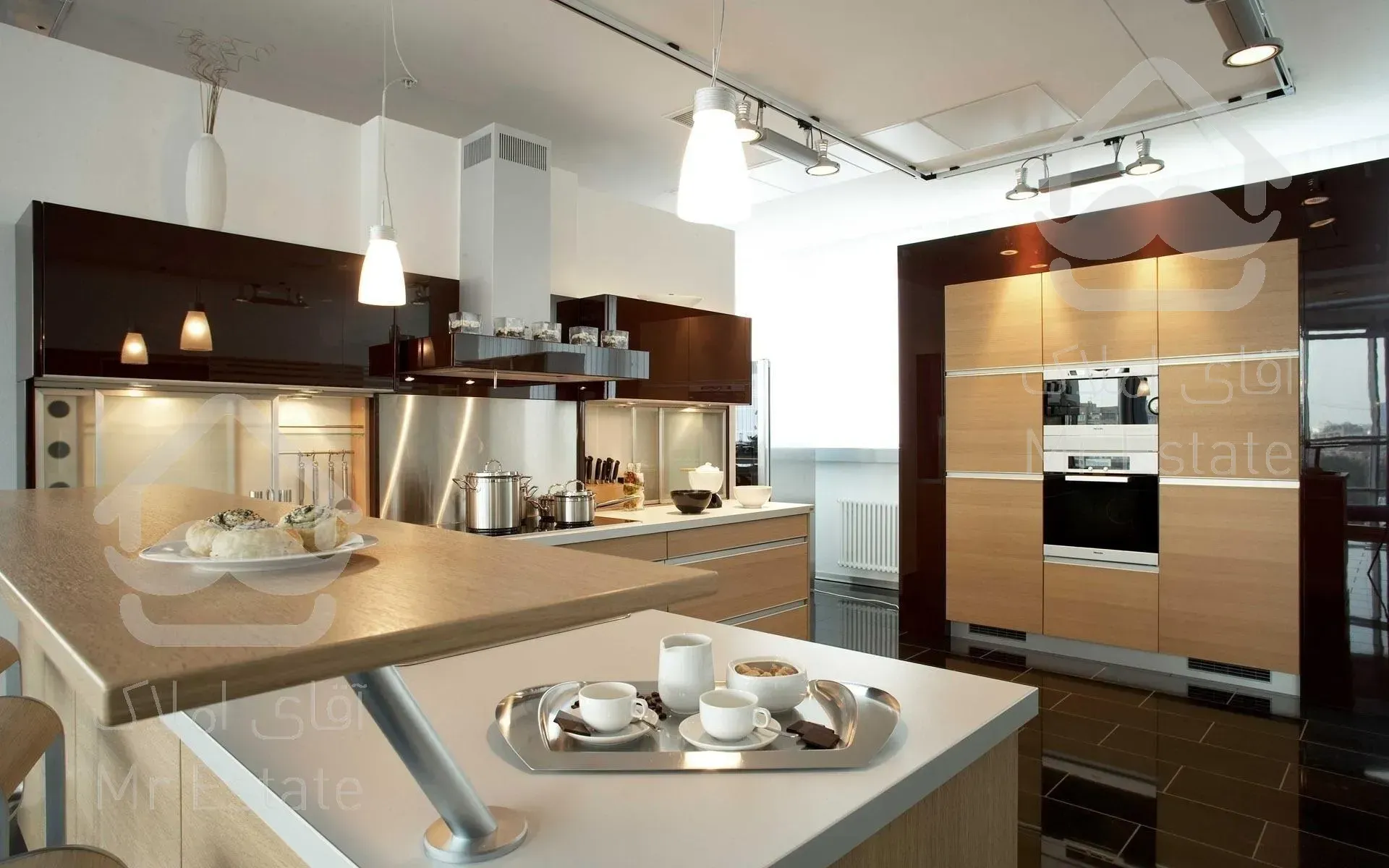 خرید آپارتمان 242 متری نیاوران