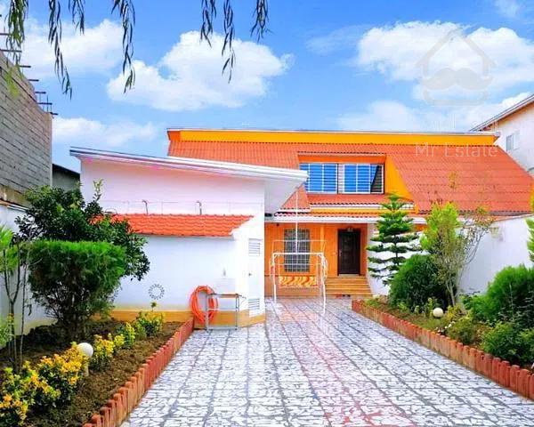 ویلا استخردار با حیاط دلباز