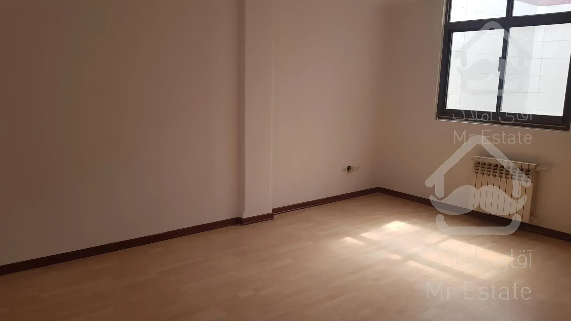 ۱۵۰ متر ظفر _ خاص