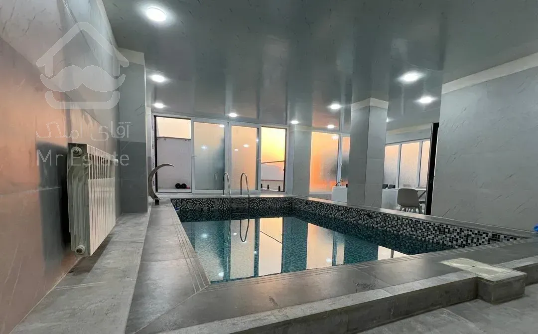 ویلا مدرن تریبلکس همراه استخر چهار فصل آسانسور