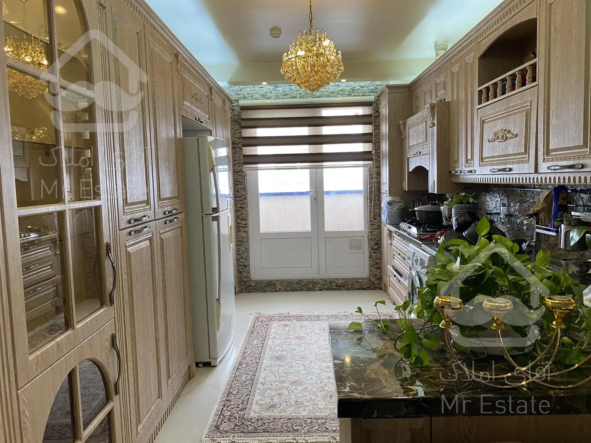 ۱۳۰ متری دریاچه چیتگر کوهک فول لاکچری و خوش نقشه