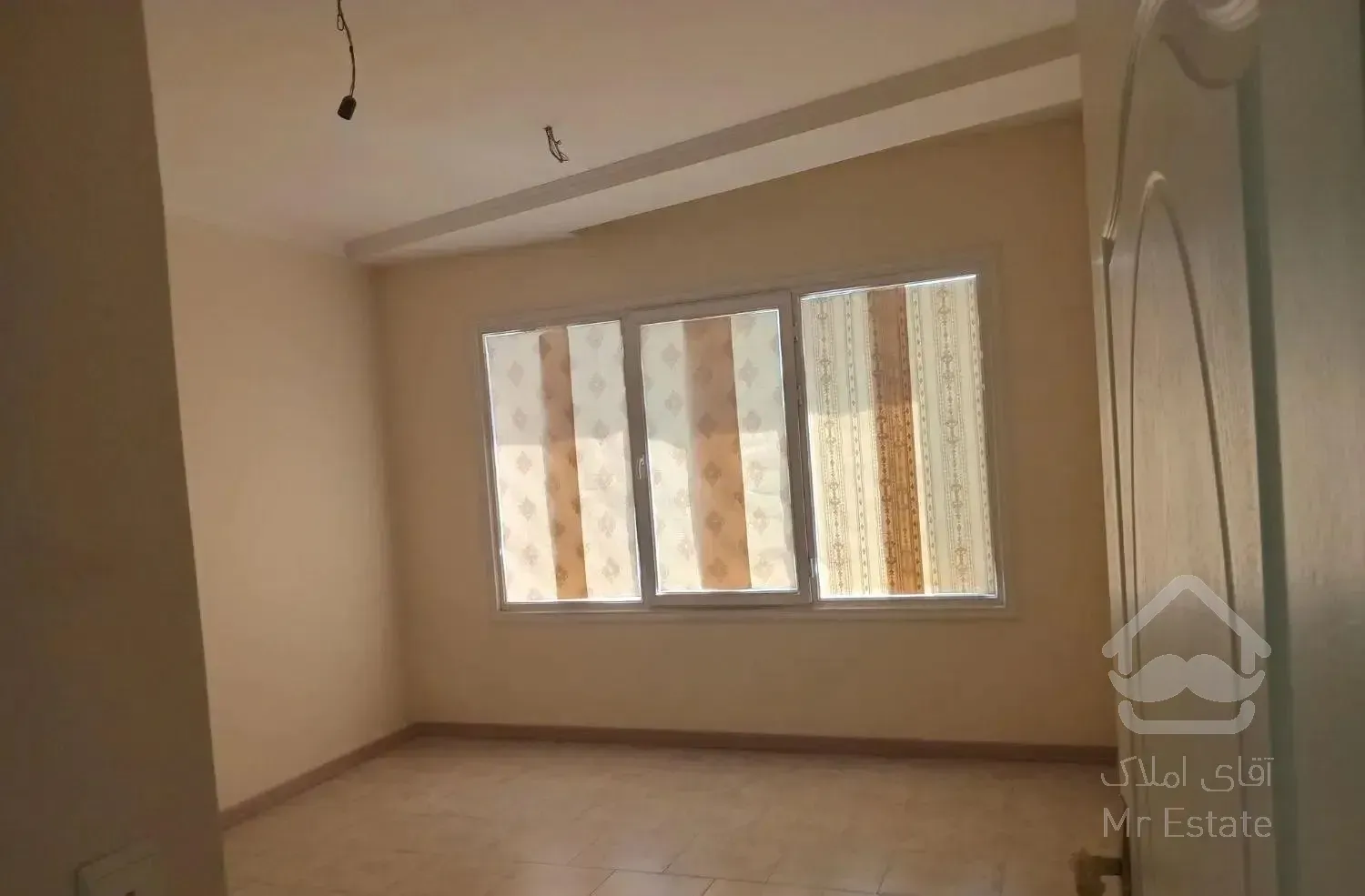 ۱۰۵ متر .موقعیت اداری