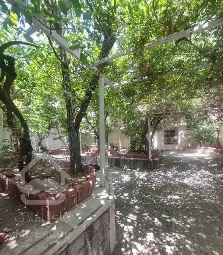 ۱۰۰متر/۲خواب/۲پارکینگ/۱۰۰متر حیاط اختصاصی