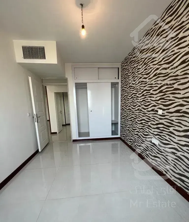 ۱۰۰ متری سه خواب فول امکانات اشرفی اصفهانی