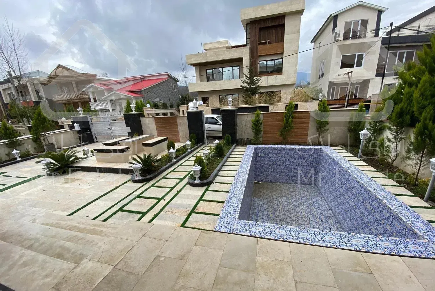 ویلا استخردار جاده آمل به رمشی  ویو جنگل