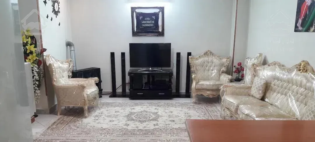 آپارتمان با پارکینگ و انباری تک واحد