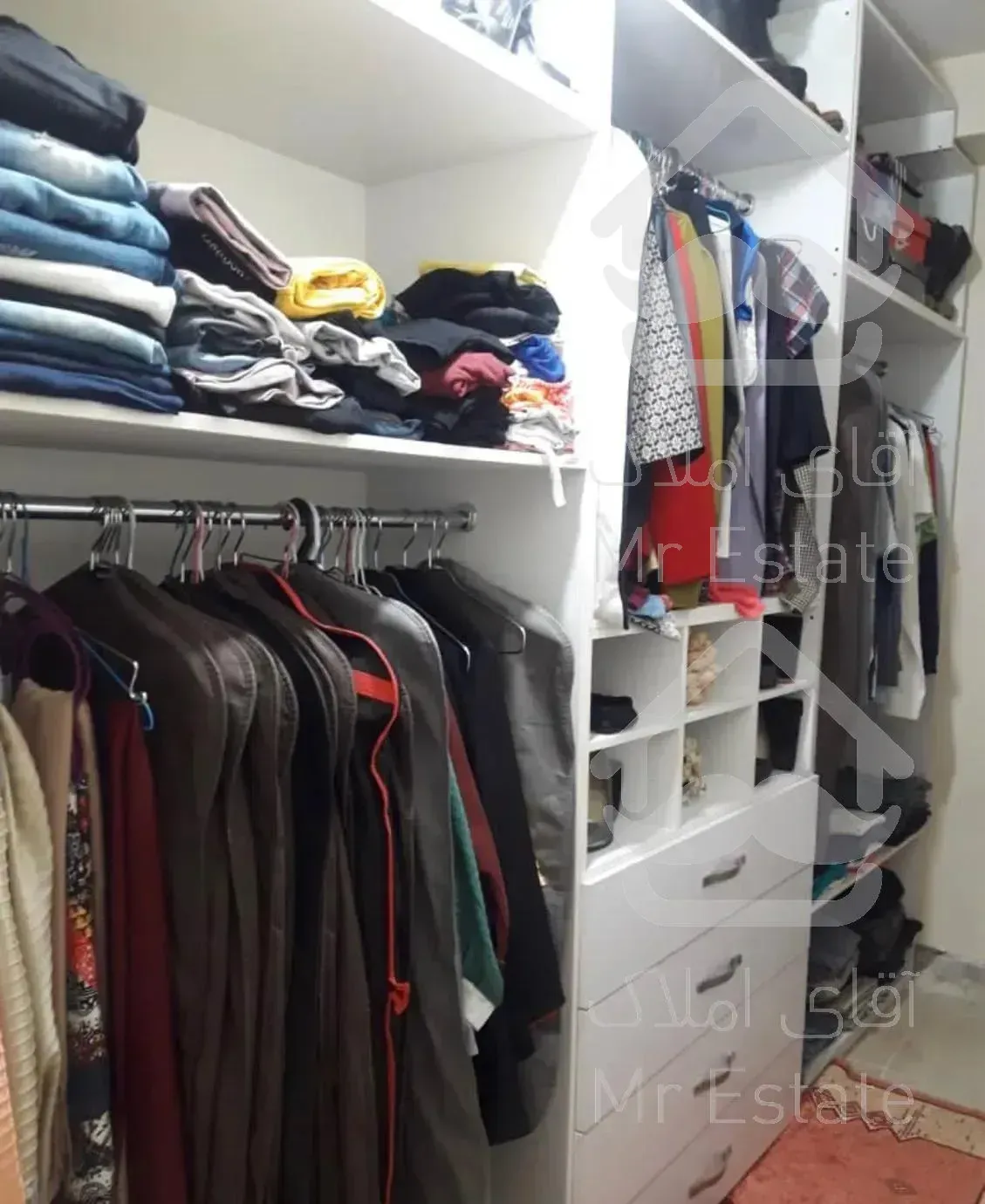 دریاچه چیتگر ۱۳۰متر ۳خواب  تمیز