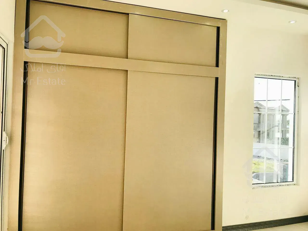 فروش ویلا ۲۰۰ متری در محمودآباد نزدیک دریا