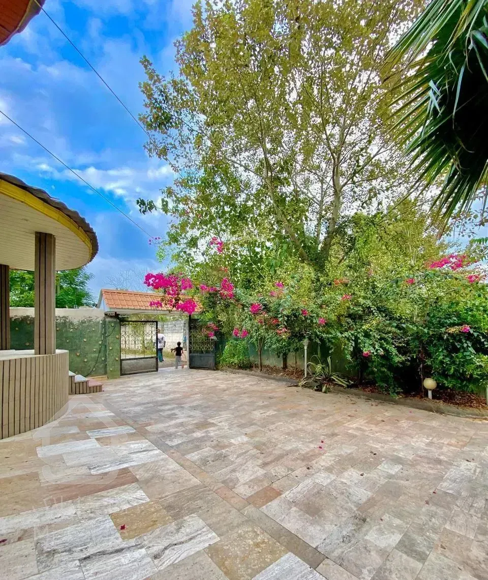 ویلاباغ ۶۰۰متری سکونت دائم وتعطیلات سنددار زیرقیمت