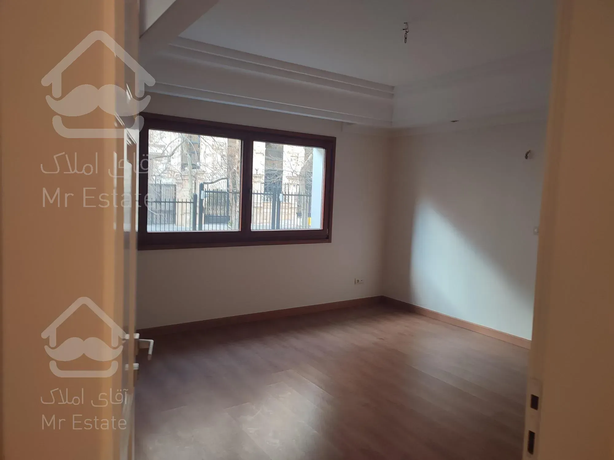 زعفرانیه/۲۳۲متر/۲پارکینگ سندی/مناسب سرمایه گذاری (راد)