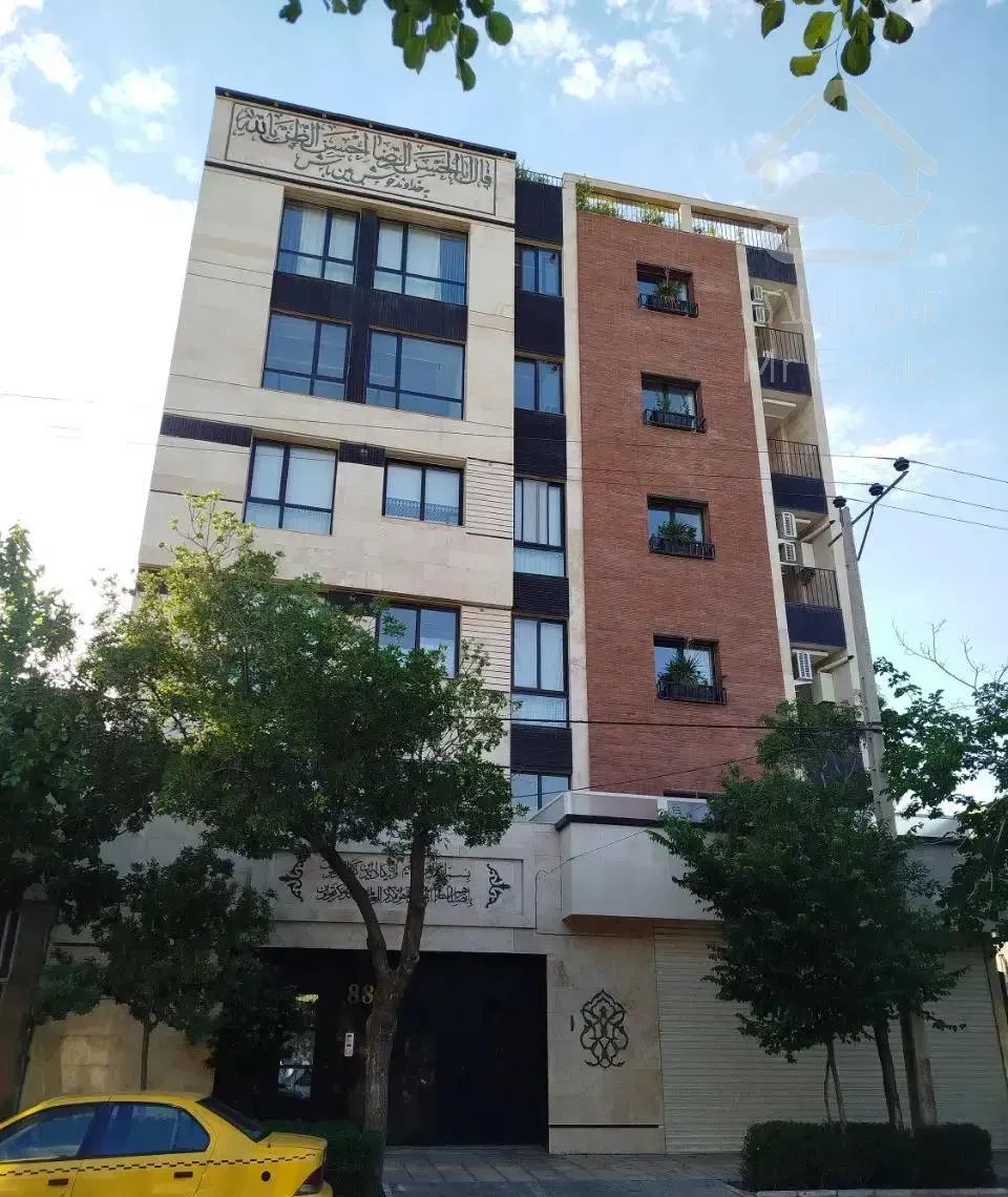 فروش یکجا۴ طبقه نزدیک حرم همراه حسینیه سند آماده