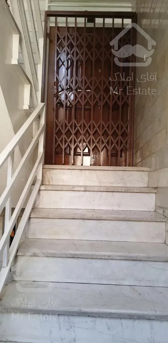 آپارتمان102متر دو خواب با نورگیر