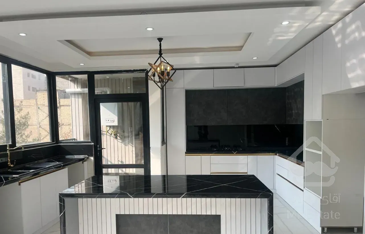 ۲۲۰متر ۴اتاق طبقه ۴ با آسانسور (اوایل هاشمیه)