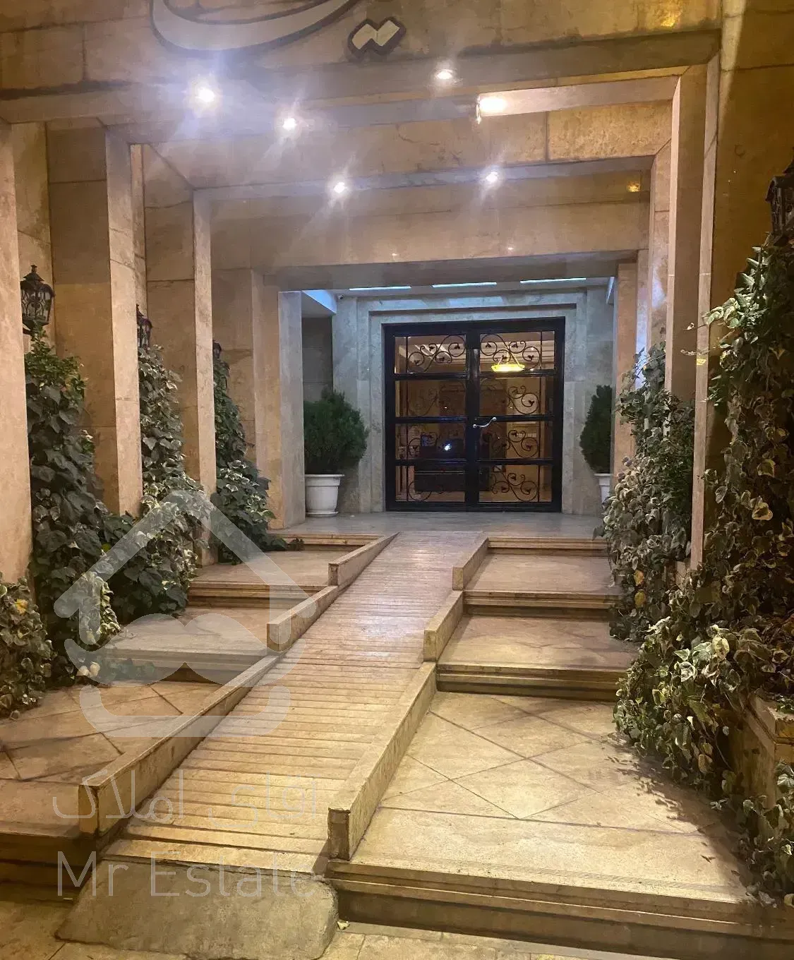 شهرک غرب 110متر 2خوابه ویودار