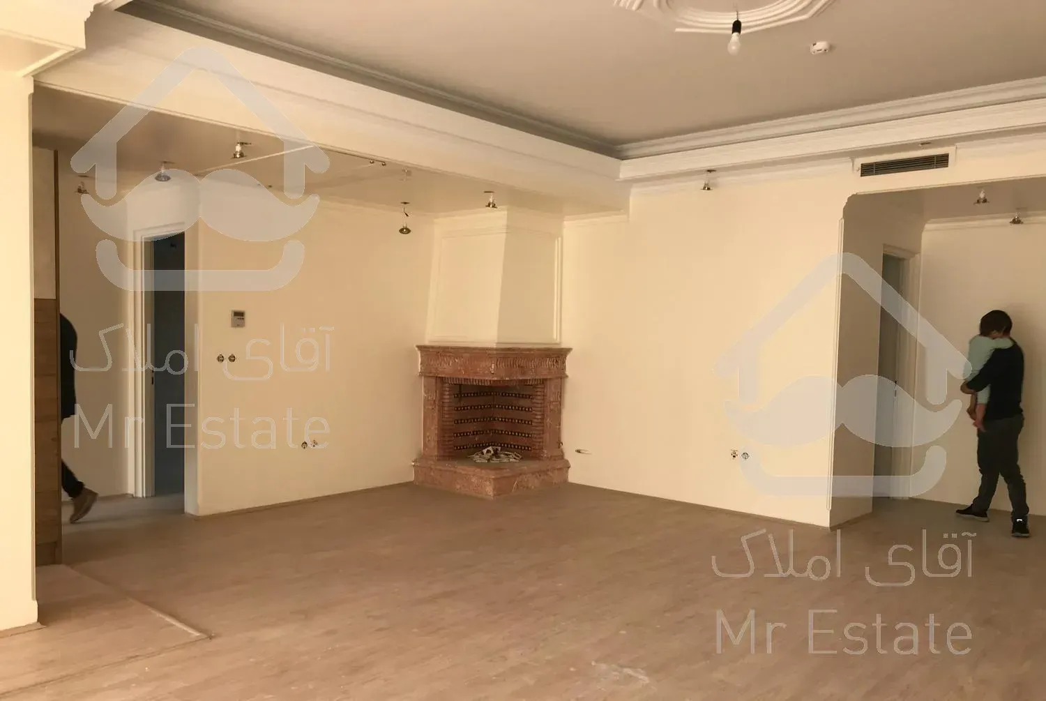 ۱۵۰متر  بالای کاج روبه آفتاب