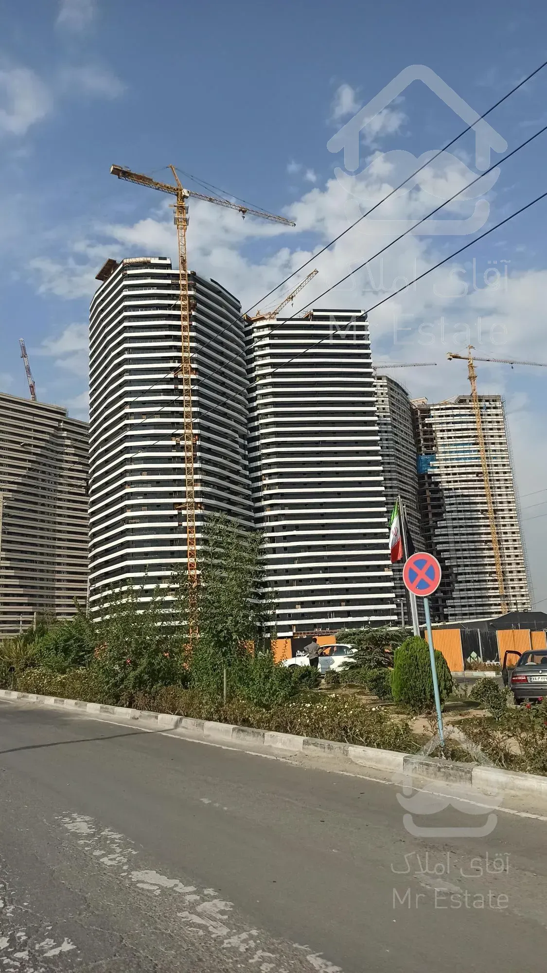 پیش فروش واحد مسکونی دربرج ارتش