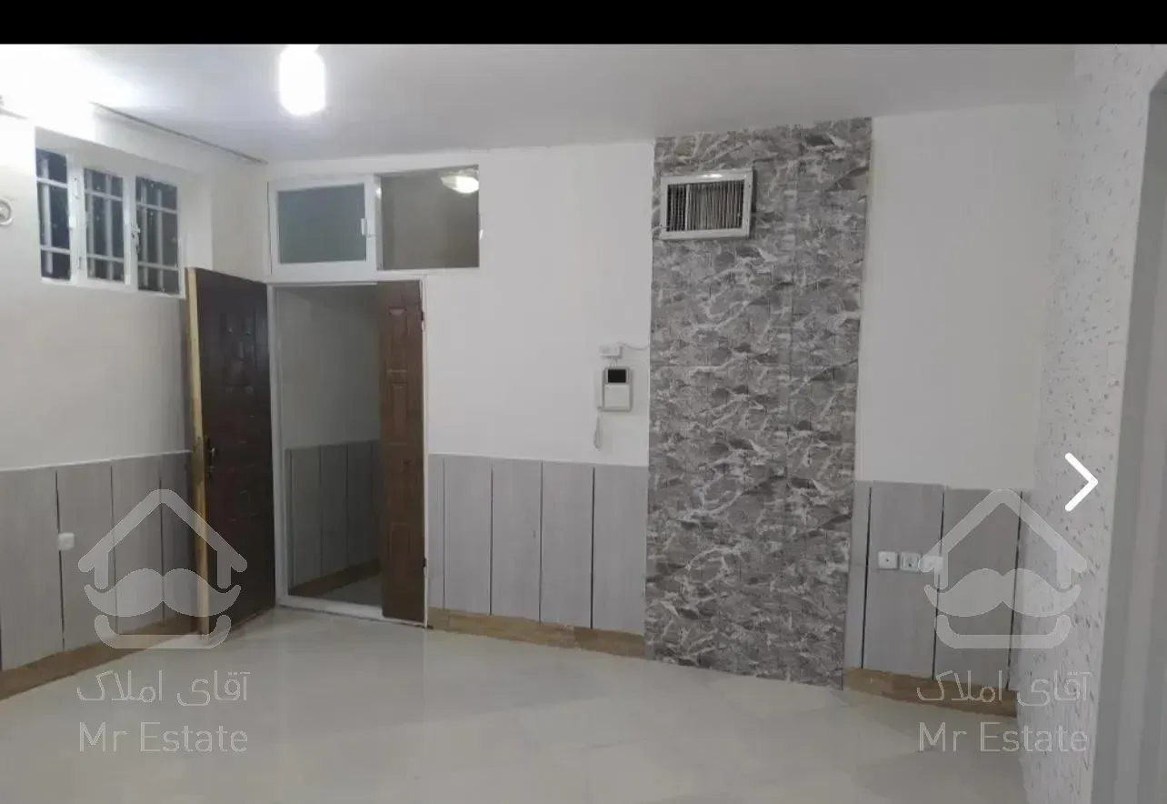 به رهن و اجاره داده می‌شود.