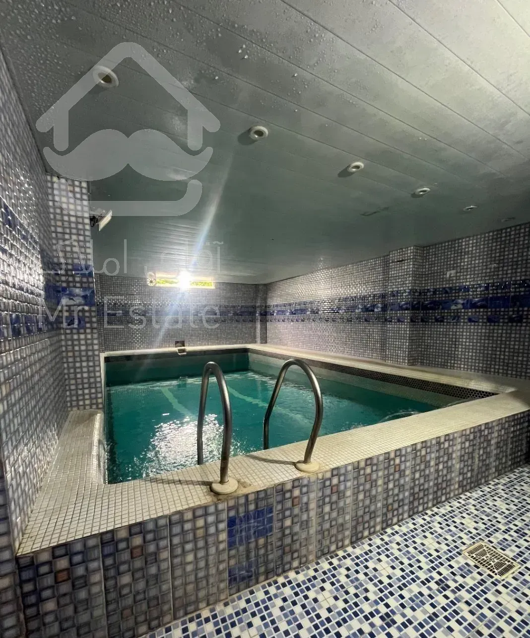 ویلا ۲۹۰متر استخردار سه خواب فول فرنیش