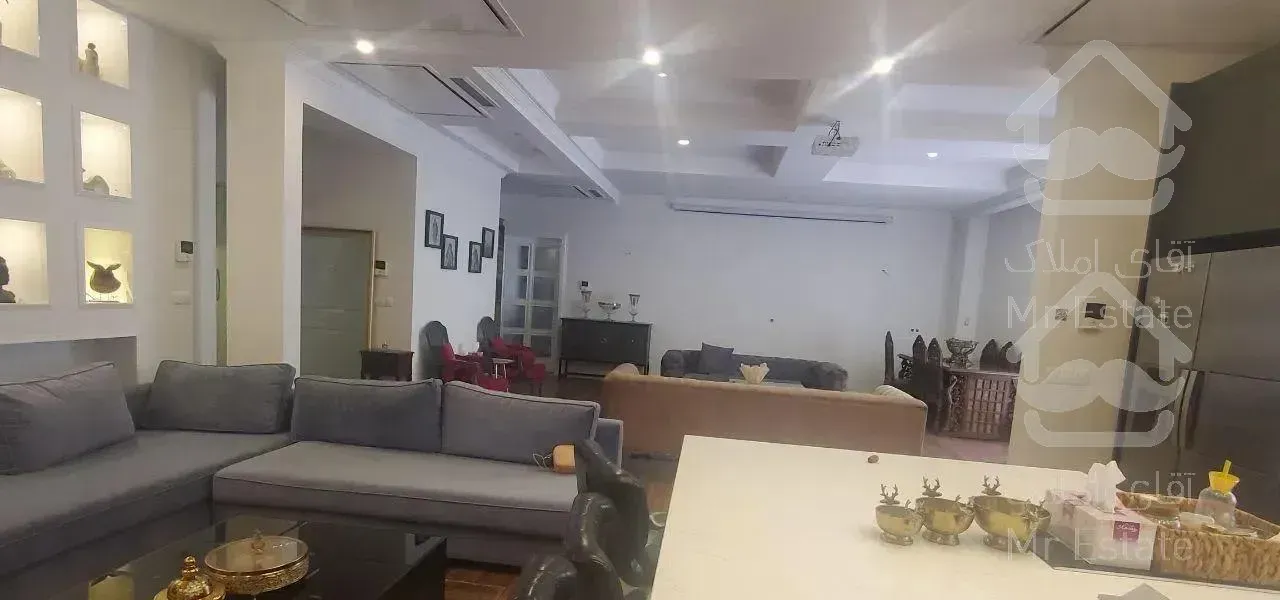 نیاوران ۲۰۰متر/۲ پارکینگ/فول فرنیش