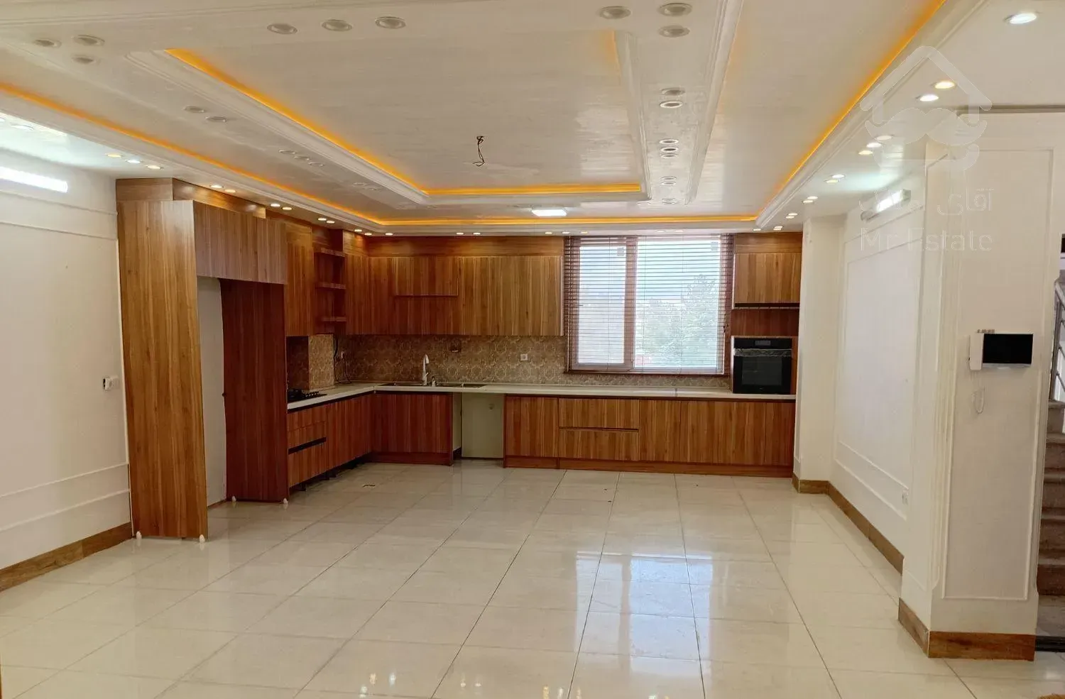 خانه فروشی ۲۰۰متری نو ساز