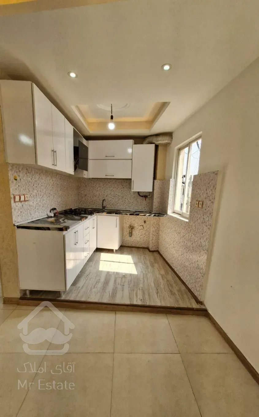 حمیدیان چهار راه جمهوری طبقه اول با پارکینگ