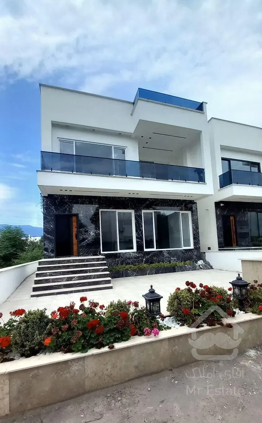 ویلا مدرن سه خواب مستر نوساز مدارک کامل