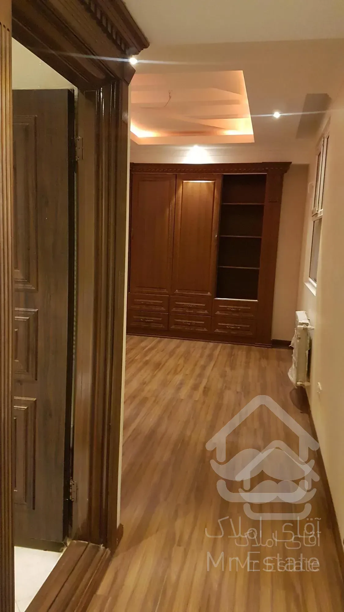 فروش آپارتمان سه خوابه در صادقیه