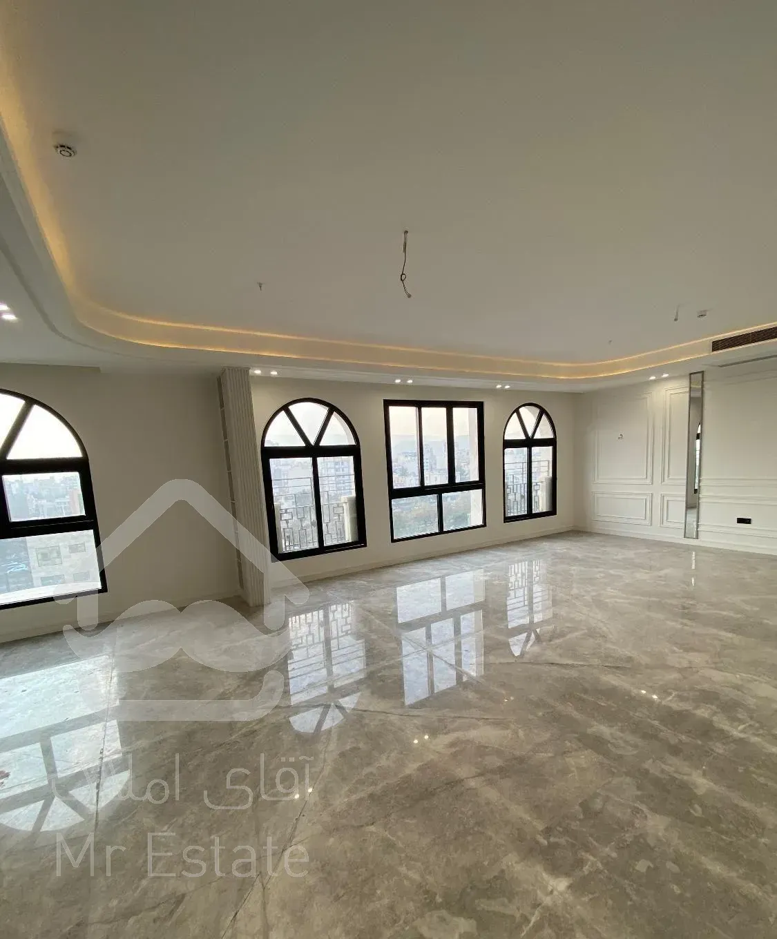 آپارتمان جنوبی دو نبش ابتدا اقبال/170 متر تراس دار