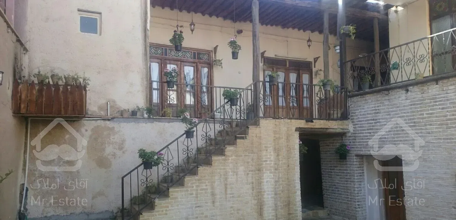 اقامتگاه سنتی در باغبادران