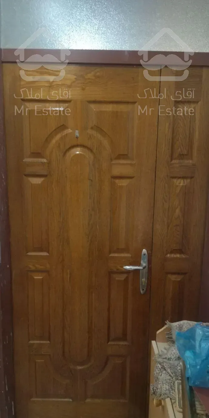 ترمیم وبازسازی درب های چوبی درمحل