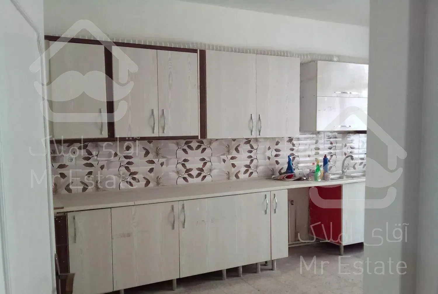 ۱۸۵متر ۴خواب طبقه سوم سندی با پارکینگ