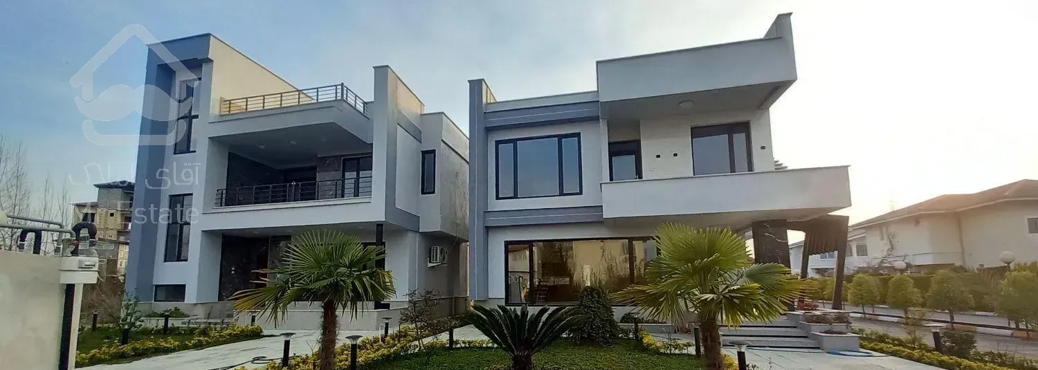 فروش ویلا شهرکی ۳۰۰متر زمین ۲۳۰ متر بنا