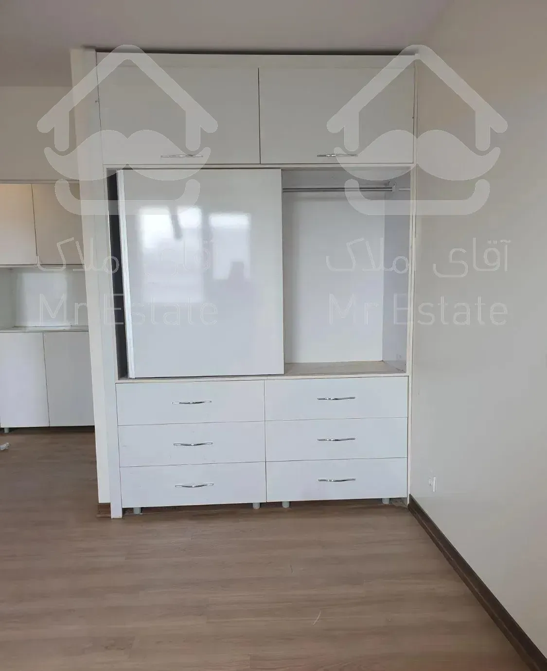 آپارتمان۱۲۳ طبقه۲۲