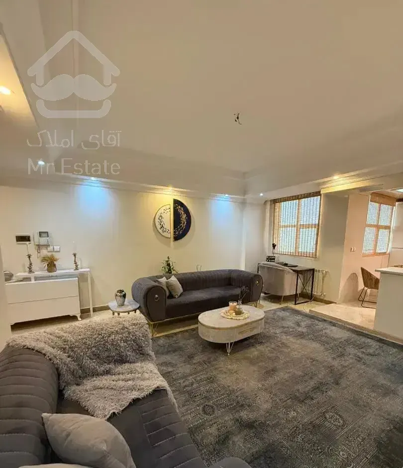 ۹۰ متر / دو خواب / سالن پرده خور