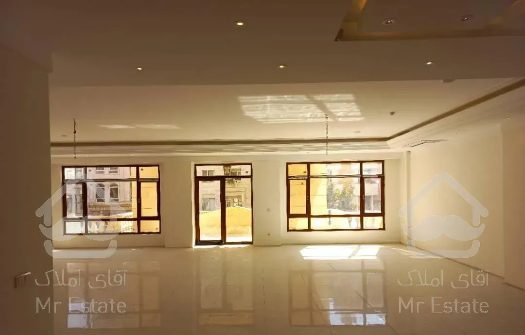 ۳۴۰ متر / مجلل / گلستان ها