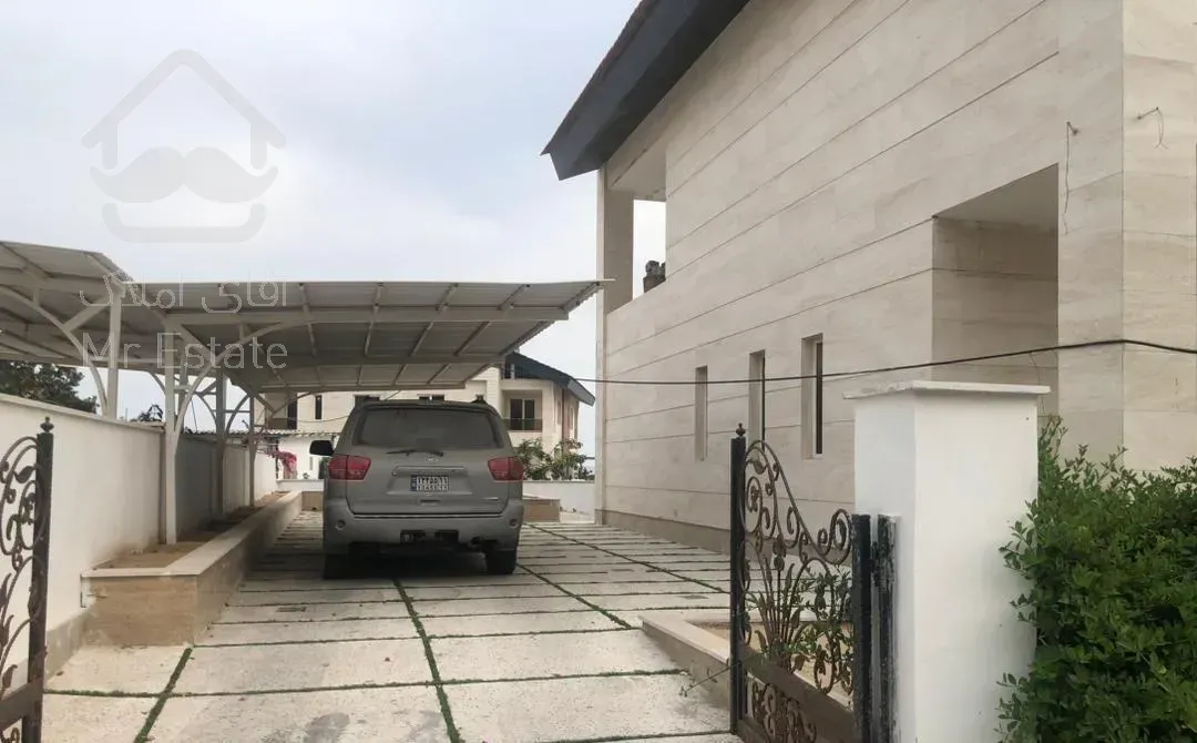 فروش خانه ویلایی ۵۵۰ متری استخردار شهرک آفتاب ۲