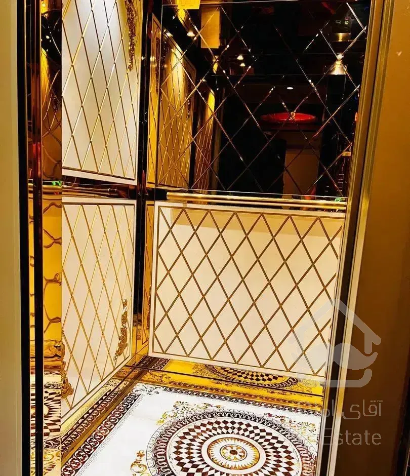 تهاترفروش بین میدان پاستور و حربا فاطمی وامیراباد