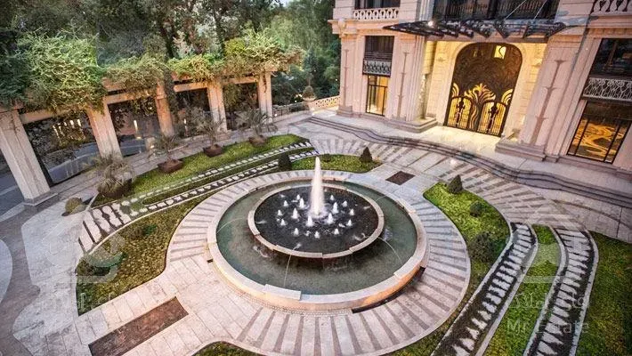 فروش آپارتمان 200 متر در زعفرانیه