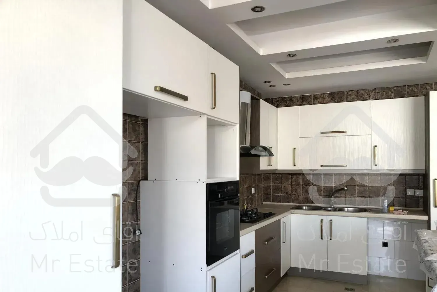 ١٥٣ متر فرمانیه اندرزگو لوکیشن کوچه باغ