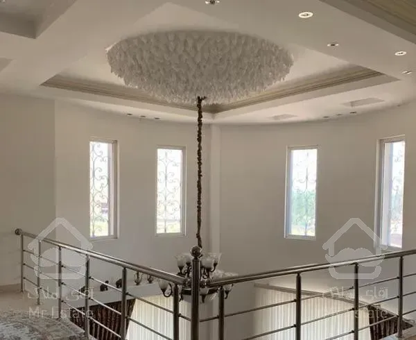 ویلا حیاط دار پلور 740 متری ، دوبلکس