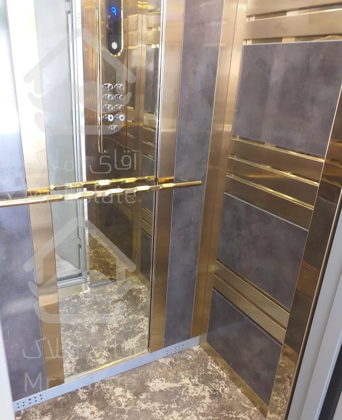 آپارتمان ۱۳۰ متری طبقه ۴