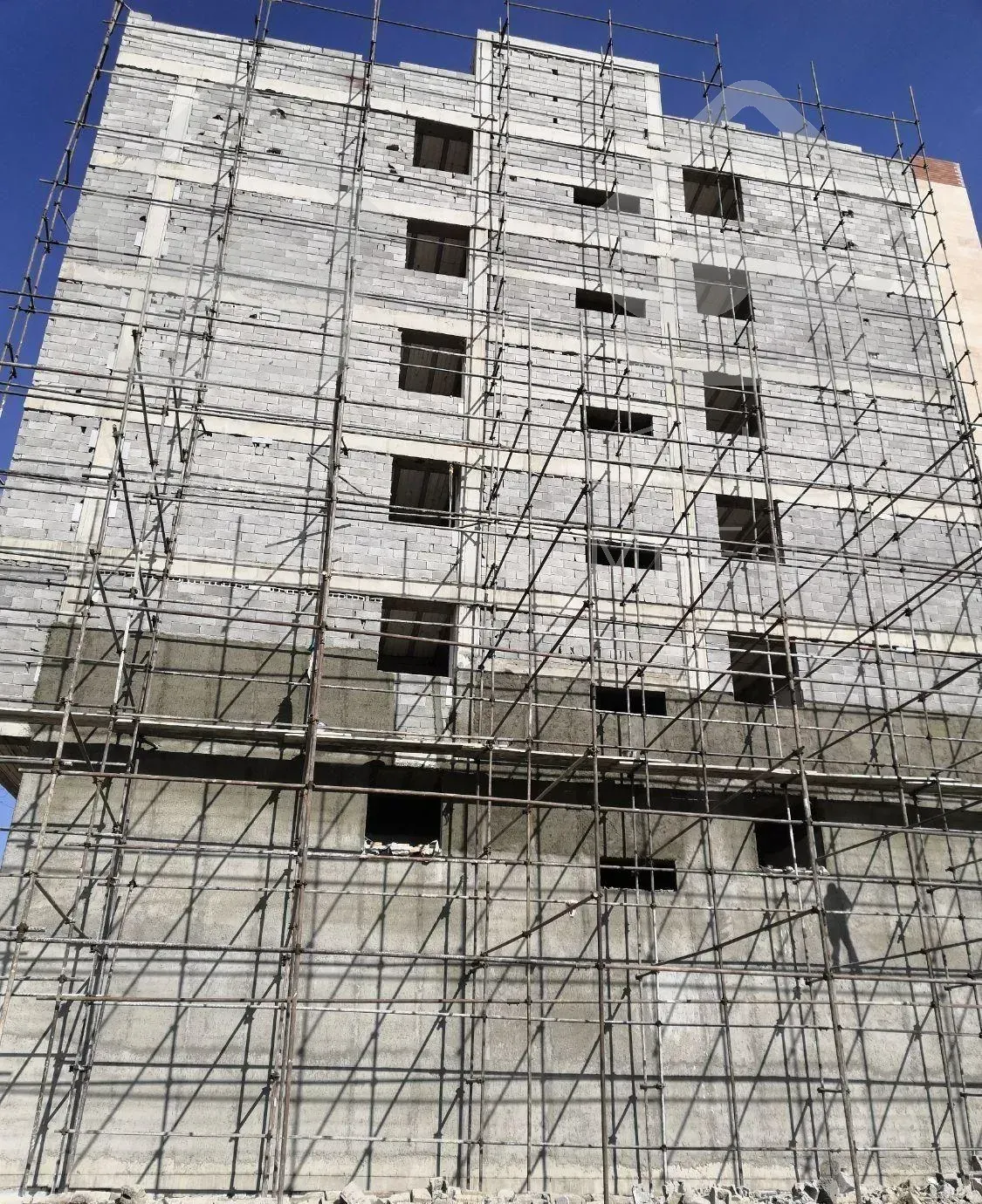 داربست فلزی درتمام نقاط شبانه روزی