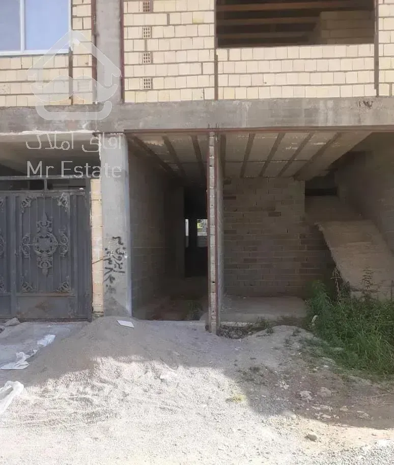 واحد ۹۷متری با پروانه ساخت