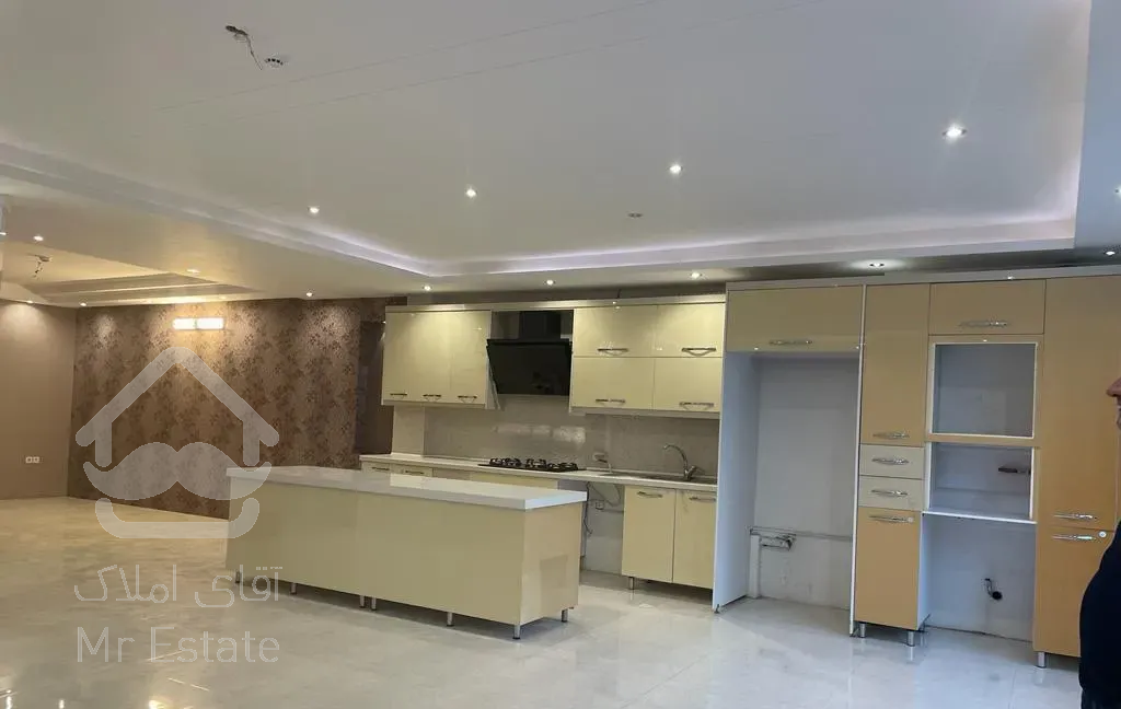 آپارتمان 194متری سه خواب اقبال