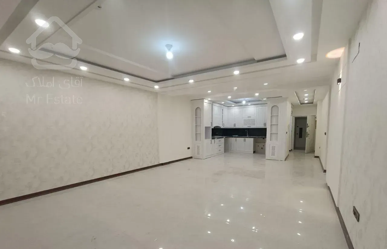 ۱۱۵مترطبقه سوم سندملکی روبه خیابان خیابان امام رضا