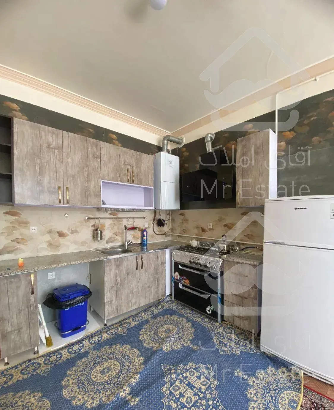 سوئیت حیاط دار و پارکینگ دار