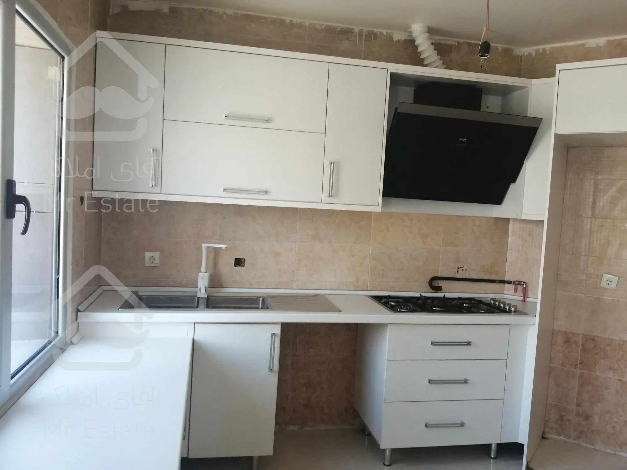 106متر 2خواب برج اسمان ها دریاچه