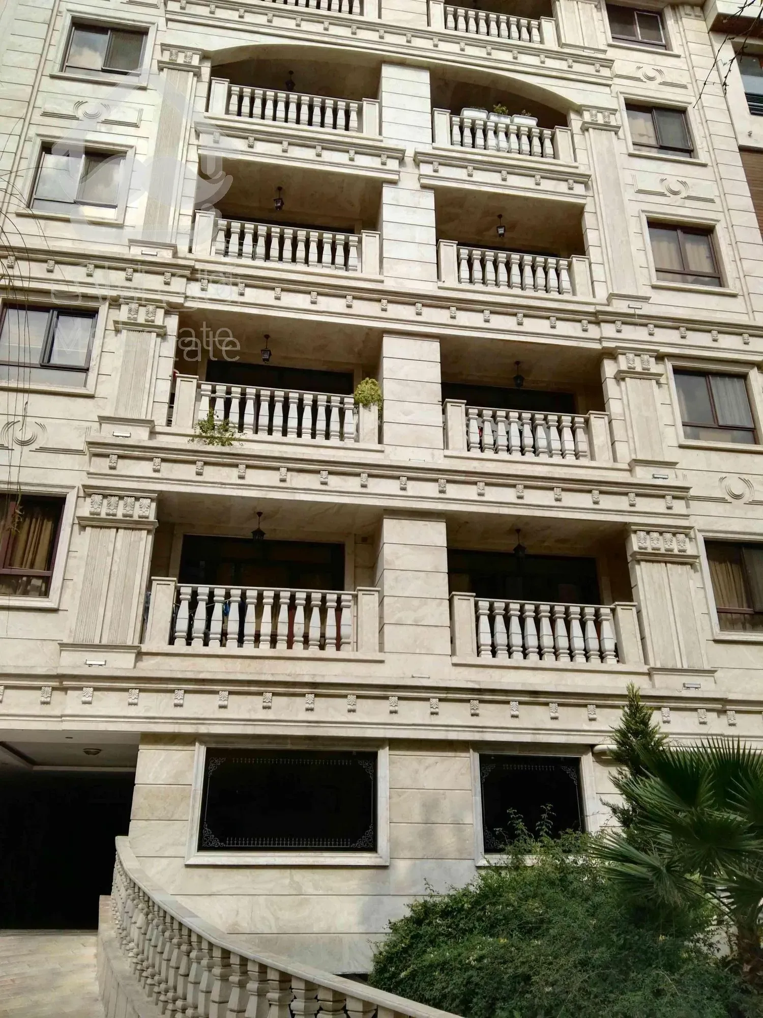 خرید و فروش آپارتمان سه خواب سازمان برنامه شمالی