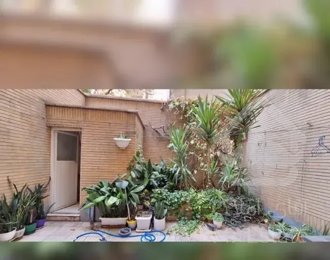 ۱۳۰متر ۲خواب،۶۰متر حیاط اختصاصی،۴۵متر انباری