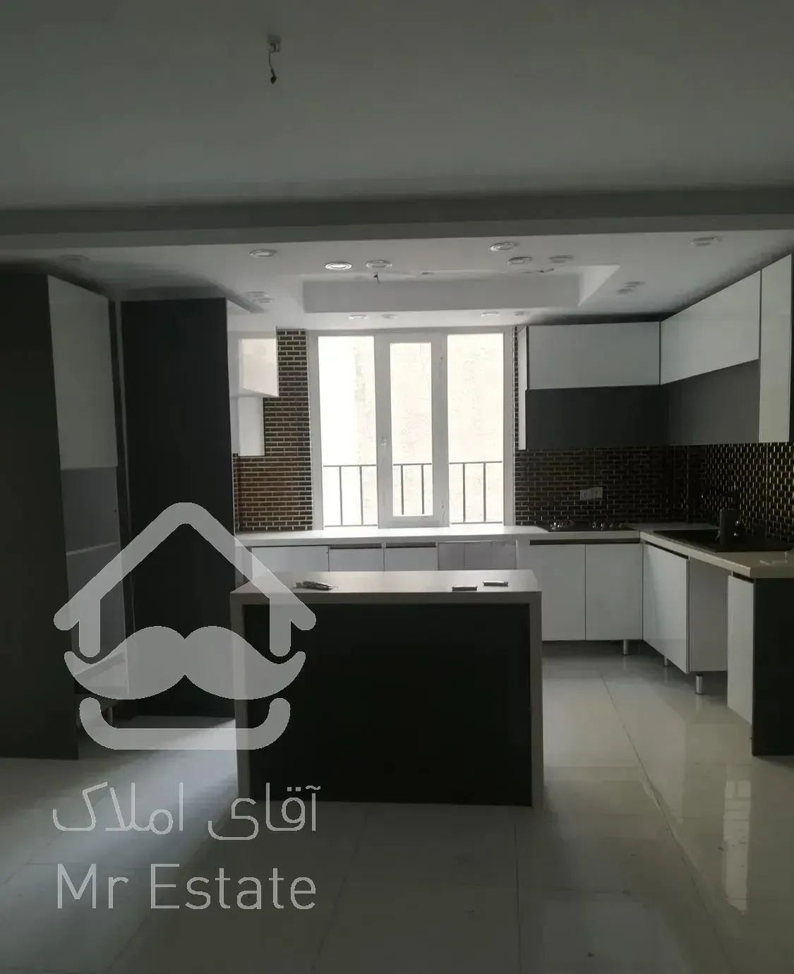 70 متر 2 خواب غرب بلوار با پارکینگ